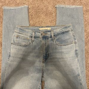 Levi's 724 High Rise Straight Crop